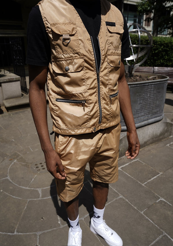 Khaki cargo outlet vest